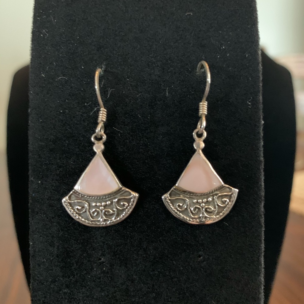 Shell & Filigree Earrings - Picture 3 of 3